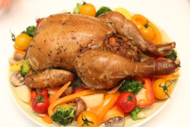 丸鶏の燻製ローストチキンの活用方法